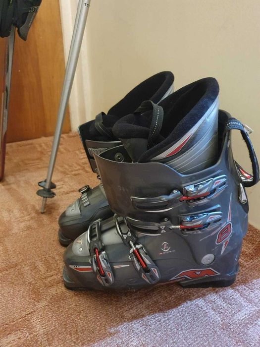 Clăpari. Schiuri de vanzare