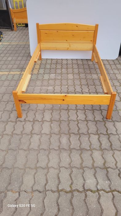 Спална,легло от масив чам
