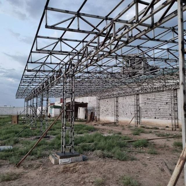 biz sizlar uchun xar hil turdagi tomlar katejlar stadionlarni o'rnatib