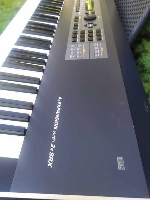 Пиано , клавир - синтезатор Roland XV 88