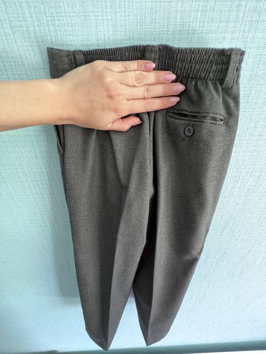 Продам брюки на мальчика 7 лет