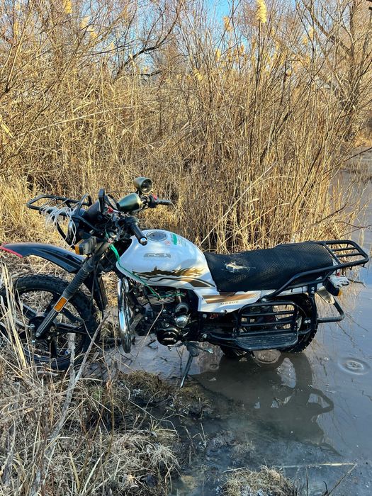 мотоцикл GSX 200 куб