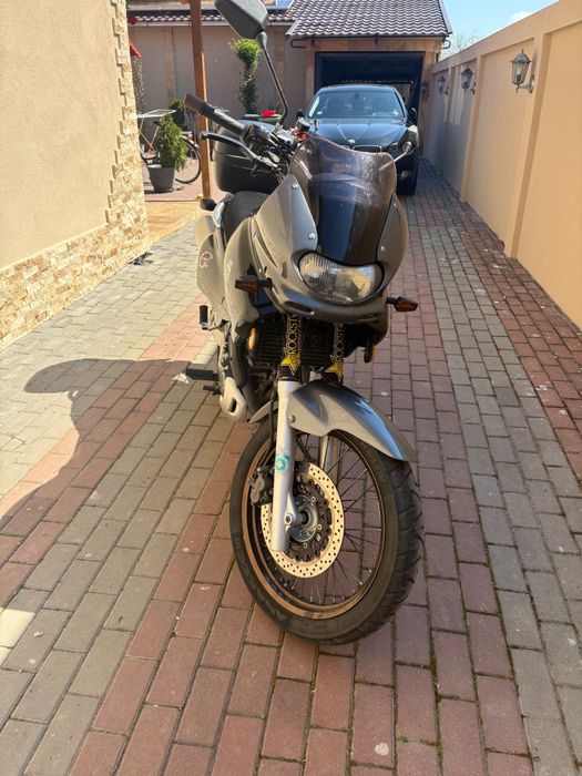 Suzuki XF 650 freewind
