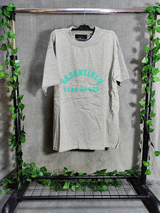 Tricou ESSENTIALS marimea M