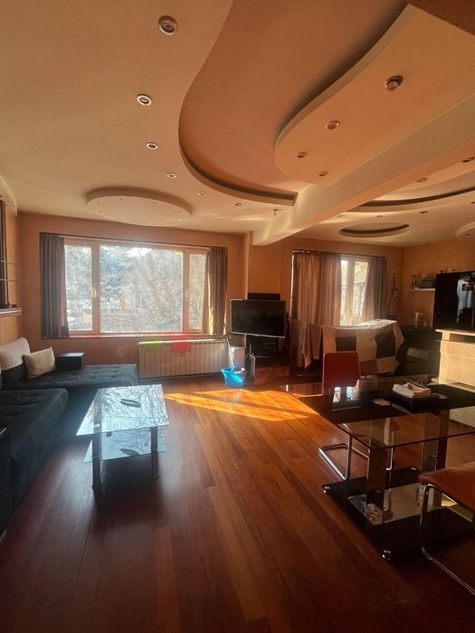 Дава се под наем Тристаен апартамент в София, Изток - 87 кв.м за 650 € - Снимка #1