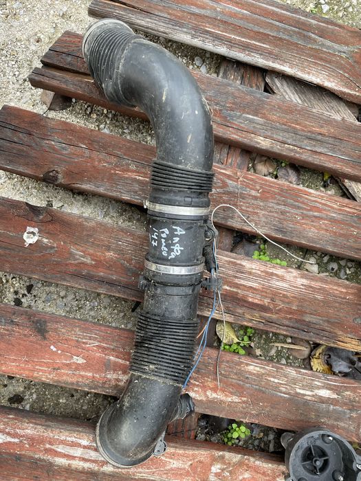 Дебитомер с тръби за Алфа Ромео 147 1.6