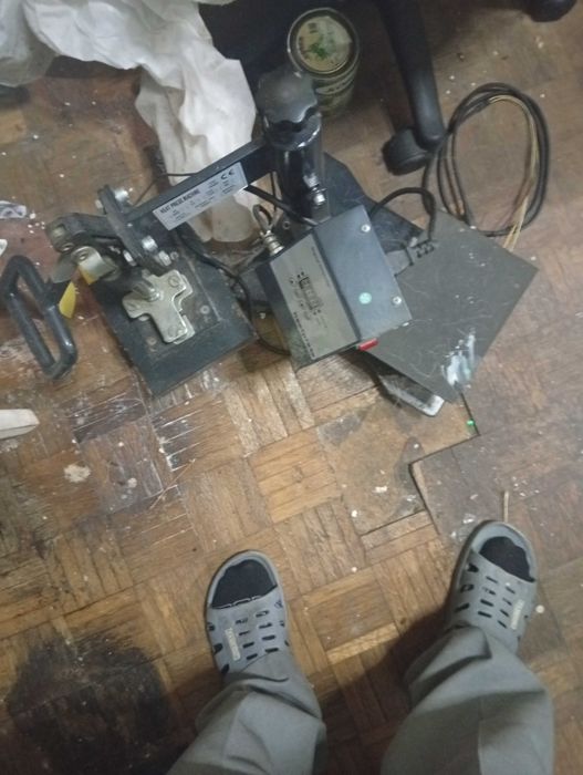 Vând presă termica 300 ron