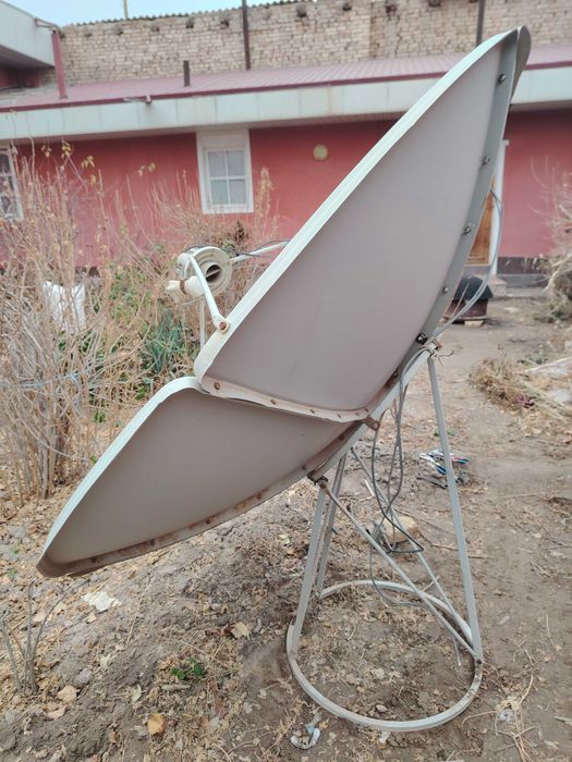 Спутниковый антенна