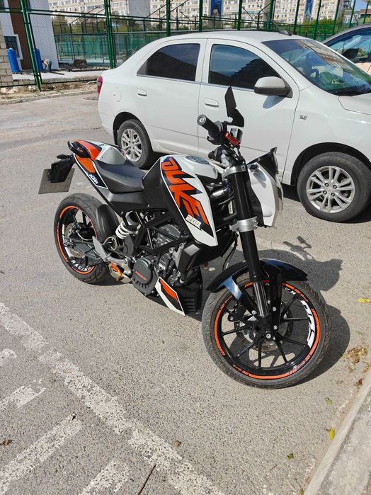 Мотоцикл KTM Duke 200
