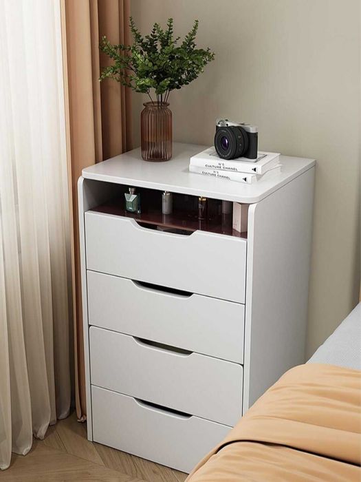 Столик для макияжа