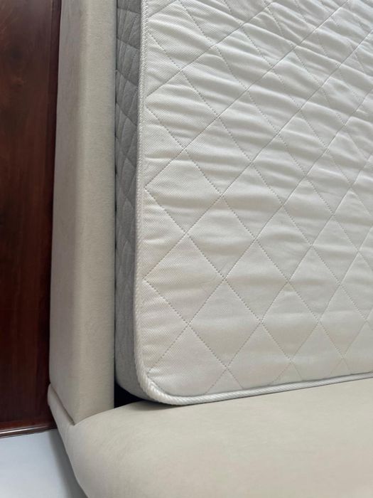 Продам кровать 140*200  без матраса