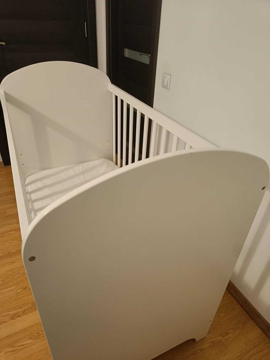 Patut bebelusi Ikea Gonatt + saltea+husa, aparatoare pat, masa infasat