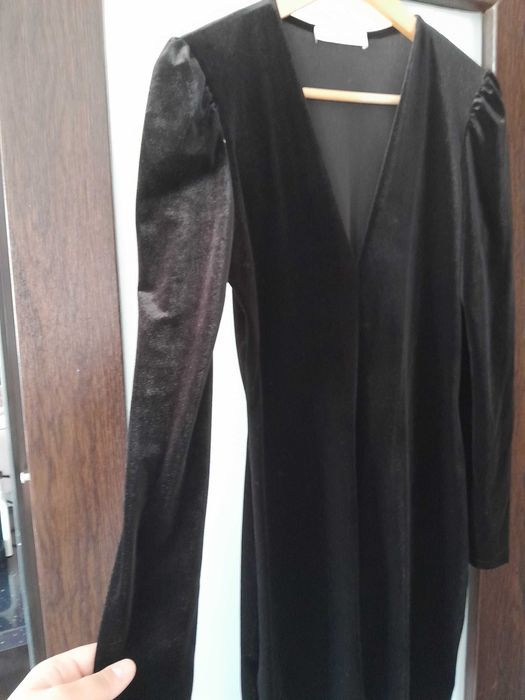 Vand rochita din catifea