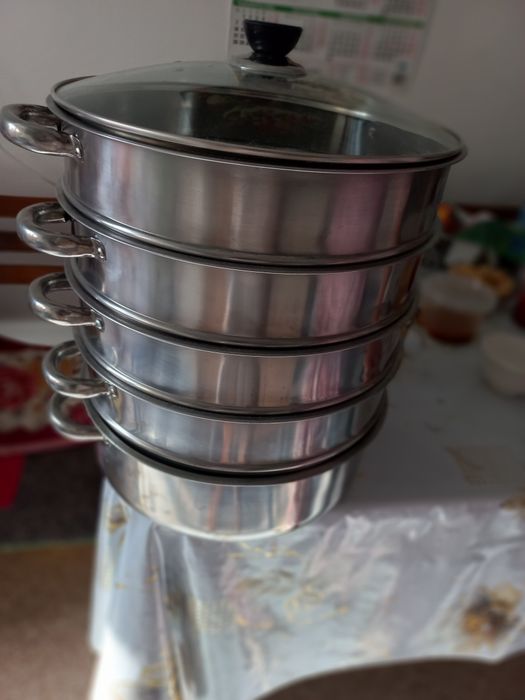 Продам кастрюлю и мантоварка