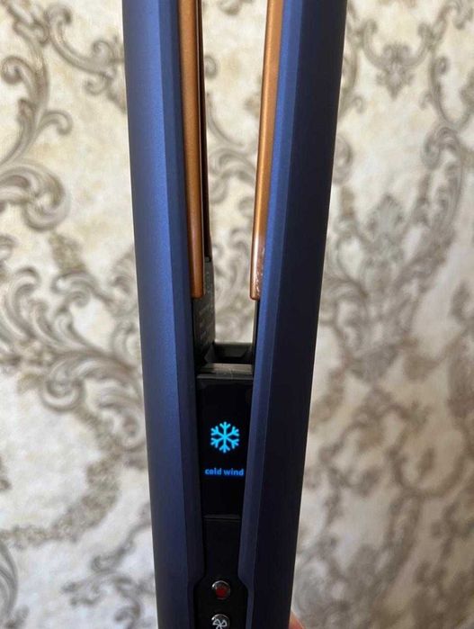 Dyson фен-выпрямитель