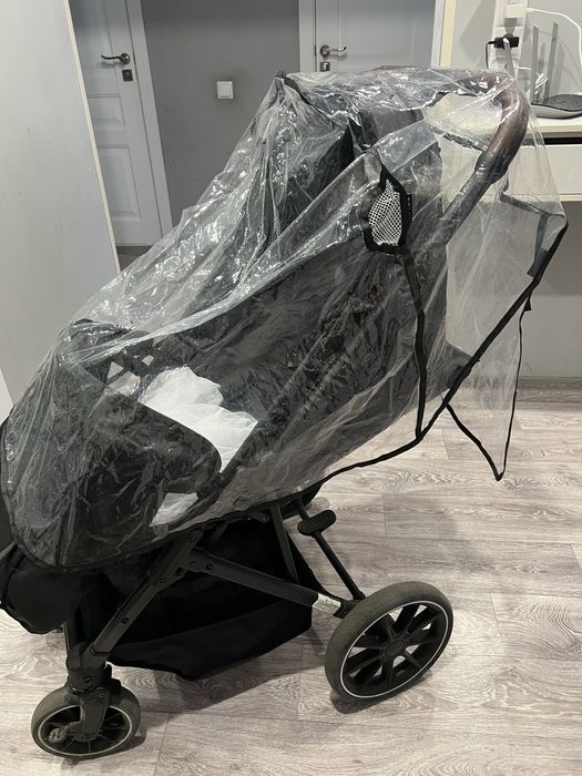 Коляска Tomix в хорошем состоянии