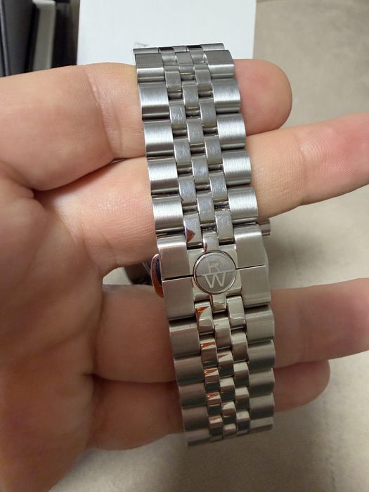 Часовник Raymond Weil