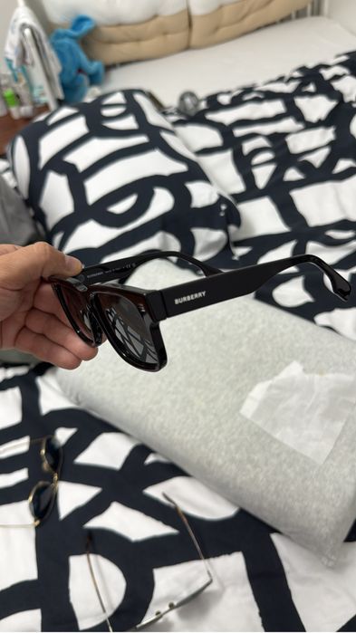 Ochelari Burrbery defect