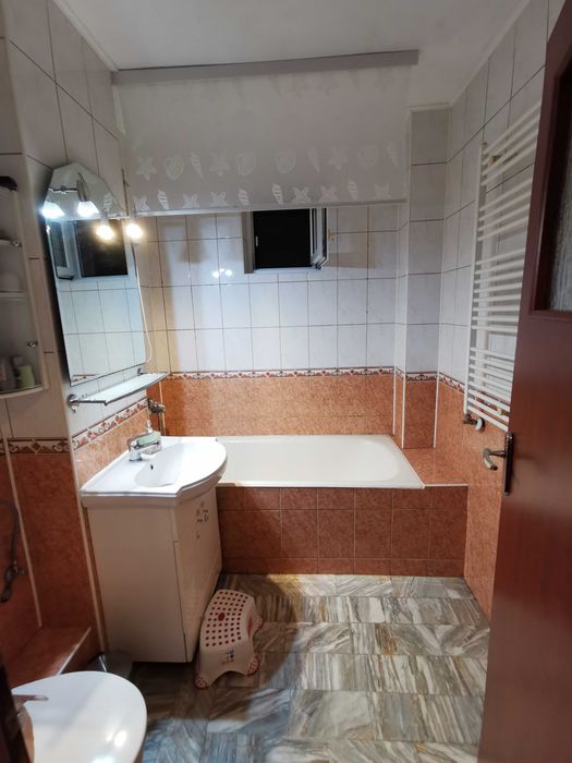 Apartament 4 camere langa Stadion cu garaj, beci si  loc parcare