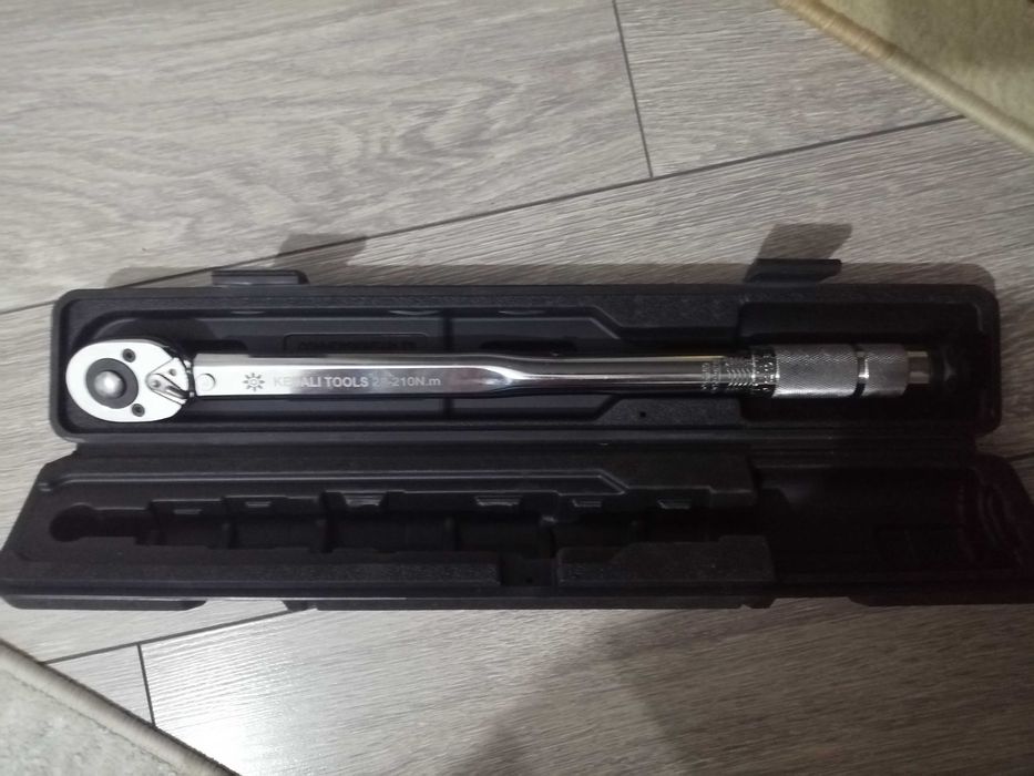 Динамометрический ключ 1/2 torque wrench (28-21on.m