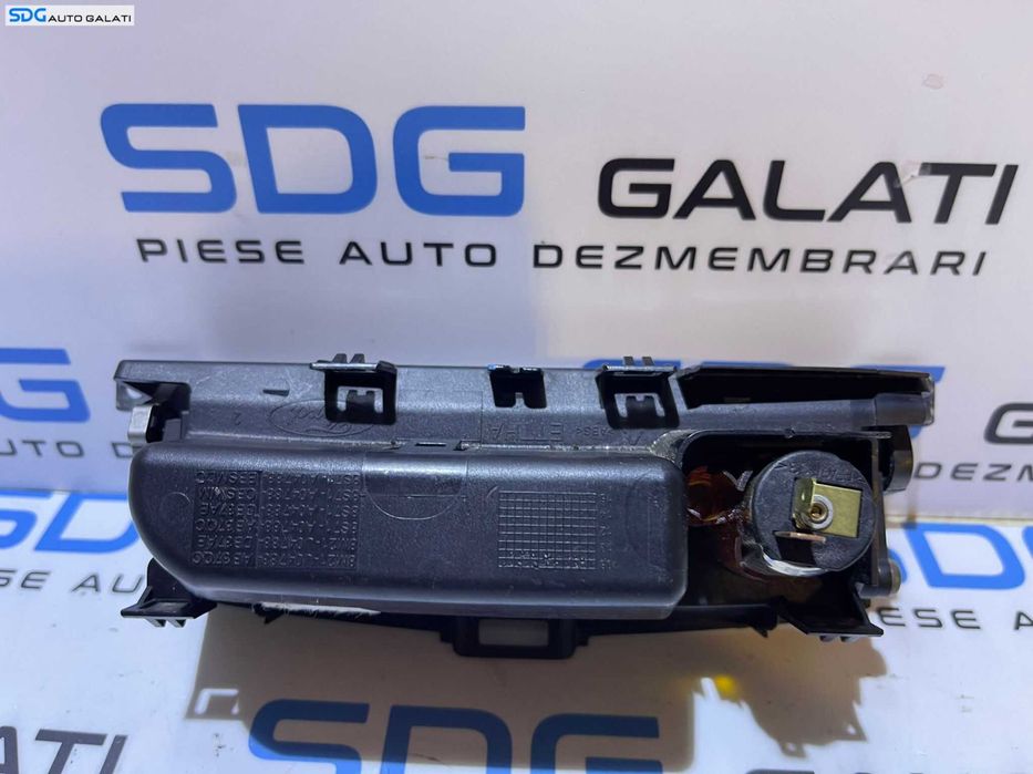 Capac Scrumiera Completa cu Bricheta Ford Galaxy 2000 - 2007 Cod 8M21-U04788-AB