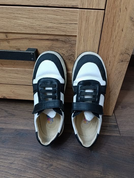 Продам детскую обувь