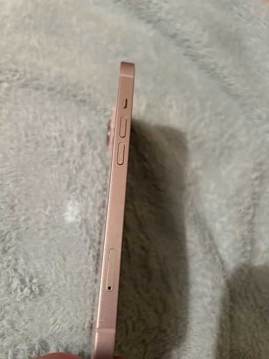 Vand iphone 13,sanatatea bateriei este 75