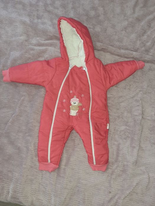 Продам детские комбинезон на весну.