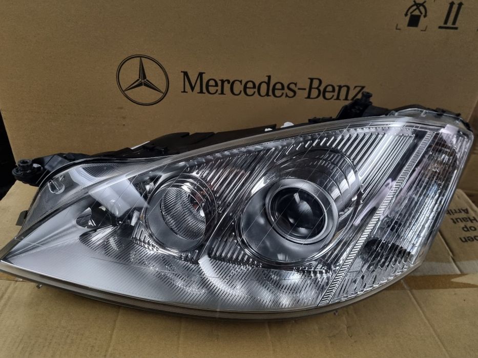 Far nou xenon original Mercedes S-Klass  W221