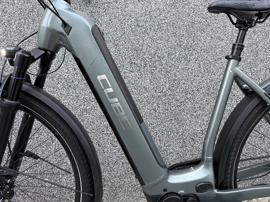 CUBE Kathmandu Hybrid Pro Bosch 750Wh E-Bike Shimano Deore 54см ТОП