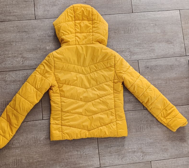 Жълто яке Bershka