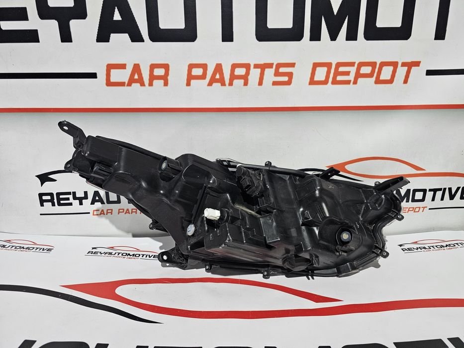 Far stanga led Toyota Yaris dupa 2020 cod K0-8