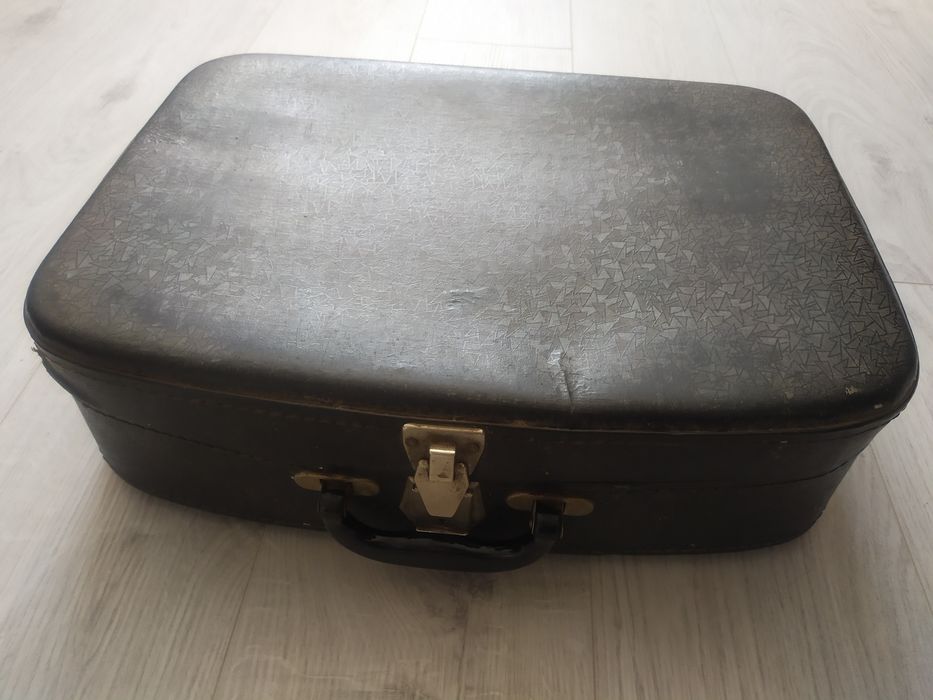 Продам чемодан 1971 советский Алма-Ата черный цвет кожа