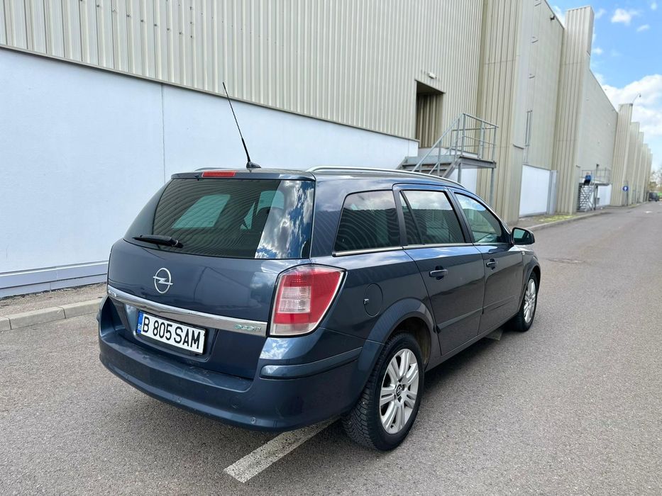 Vand opel astra h  an 2010  rulează foarte bine