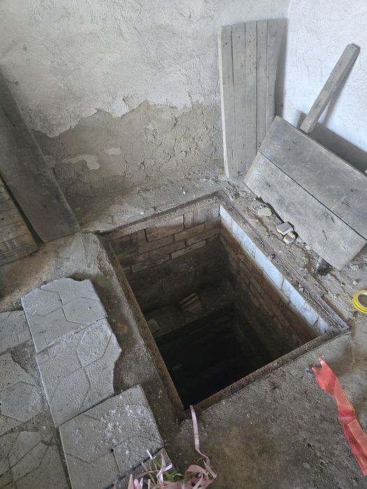 Продаётся гараж в сортировке в гаражом массиве