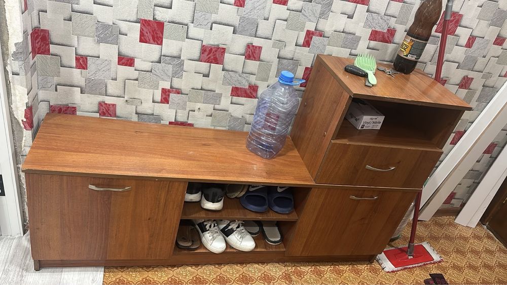 продам шкафчик в прихожую