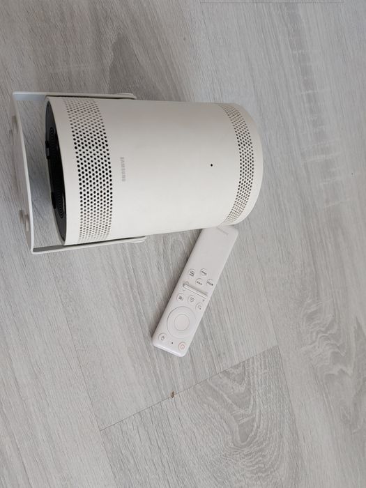 Samsung The Freestyle SP-LSP3B – videoproiector portabil Full HD Smart