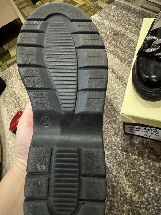 Продается туфли лоферы