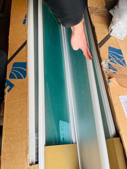 Cabină de duș pe colt Strong BSE103001 90D x 75L x 185H cm