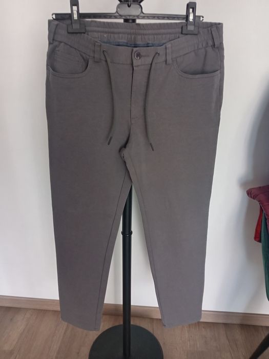 Vând pantaloni casual gri elastici