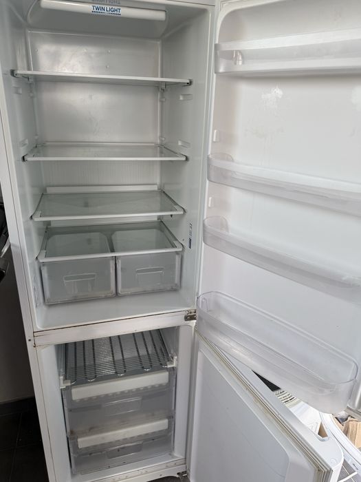 Frigider indesit functional