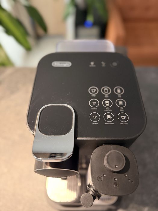 Espressor DeLonghi Nespresso Gran Lattissima Negru Elegant
