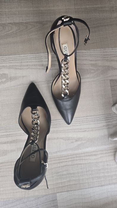 Pantofi Guess - mărimea 36