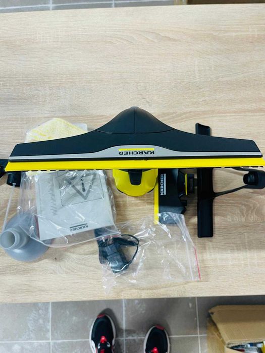 Aspirator pentru ferestre cu acumulator Kärcher WV 2 Black Edition