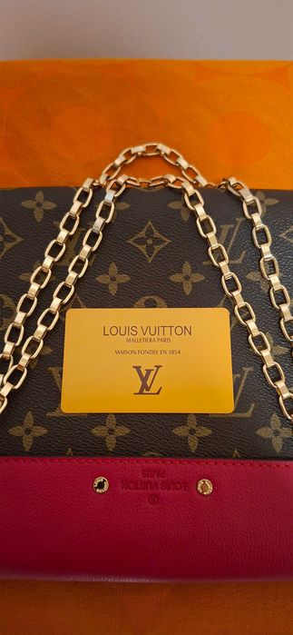 LOUIS VUITTON 'Monogram Canvas Saint Placide Cerise' В Червено