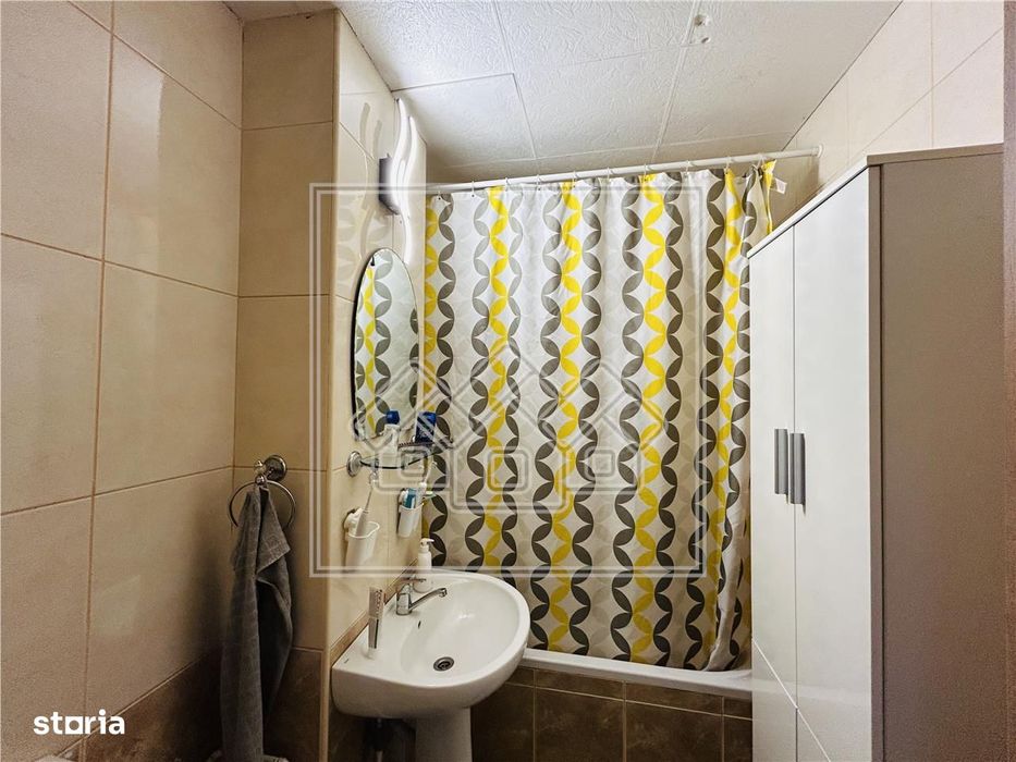 Apartament decomandat, 3 camere, 2 bai, 2 balcoane - Strand