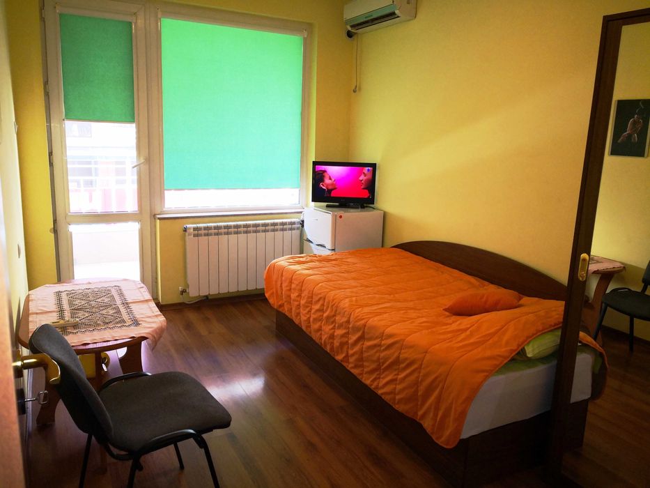 Под наем климатизирани стаи, студия, апартамент в Русе до университета