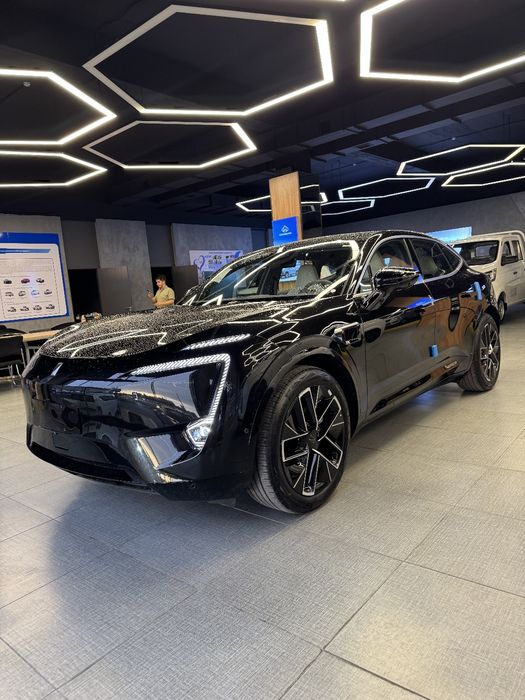 Avatr 11 elektr sotuvda