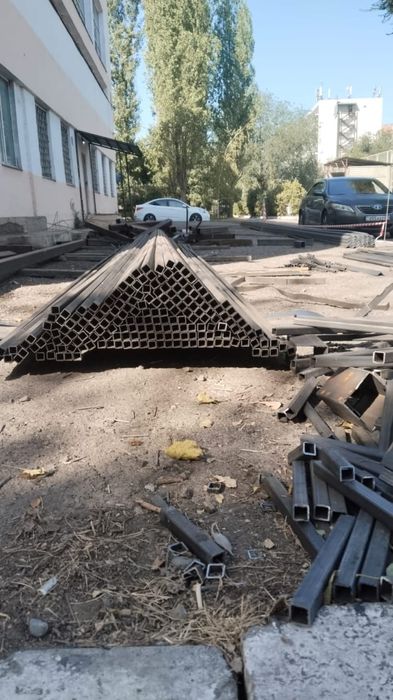 Труба профильная  угольник.