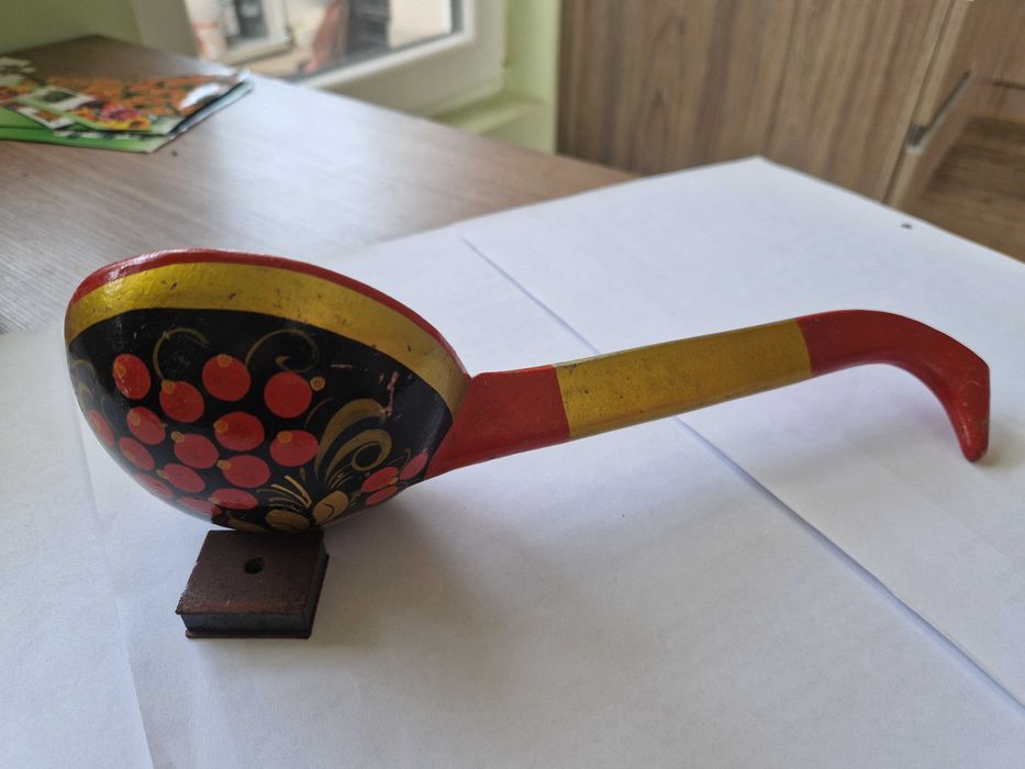 Декоративна руска лъжица в стил Хохлома